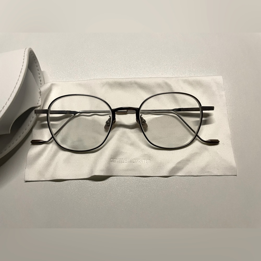 Gentle Monster Optical Glass titanium TOM 22 A02  Unisex